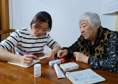 悉心守护，营养赋能 专业上门照护，重焕失能失智长者生命光彩